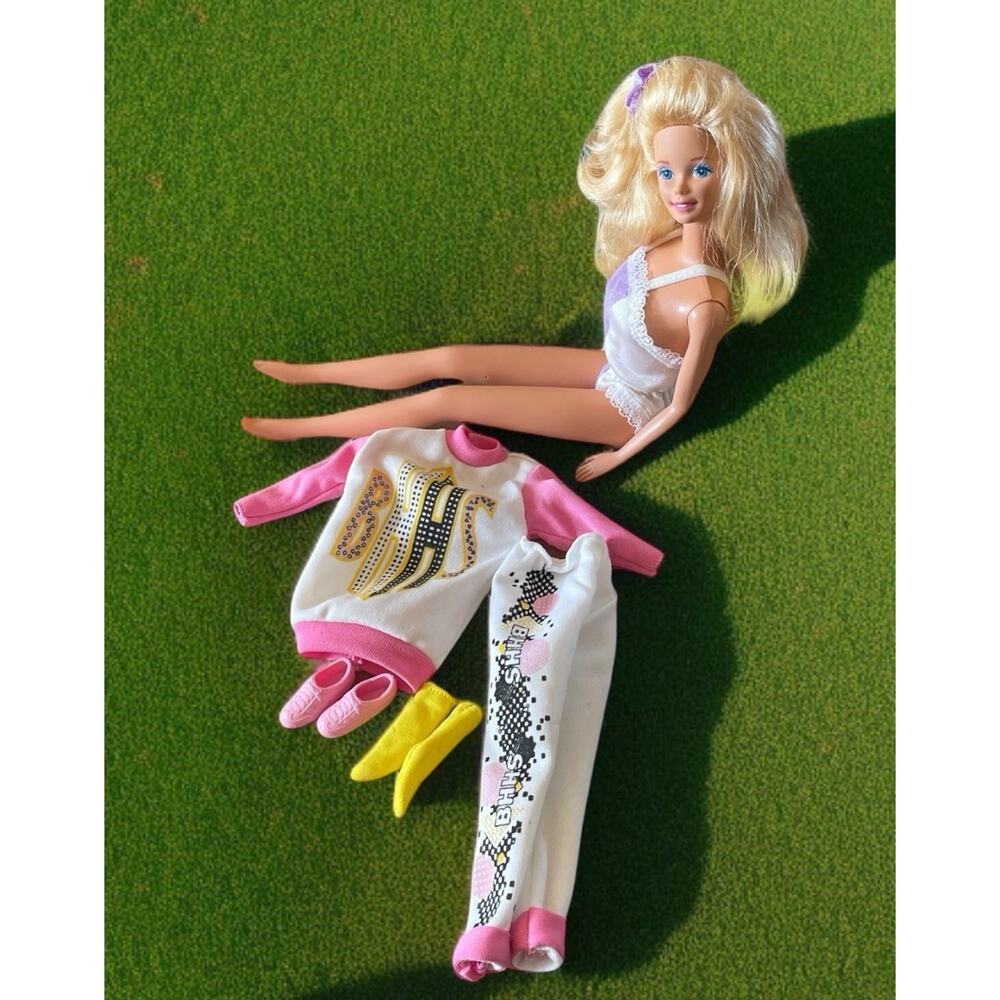 Vintage 1990 Fashion Play Barbie Doll #9629 & RARE BHHS Tracksuit Clone Outfit